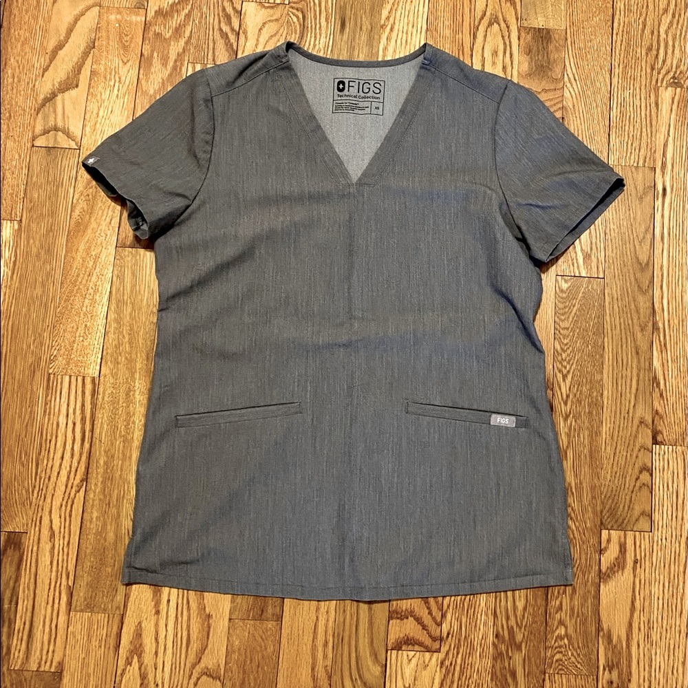 FIGS Gray Scrub Top XS